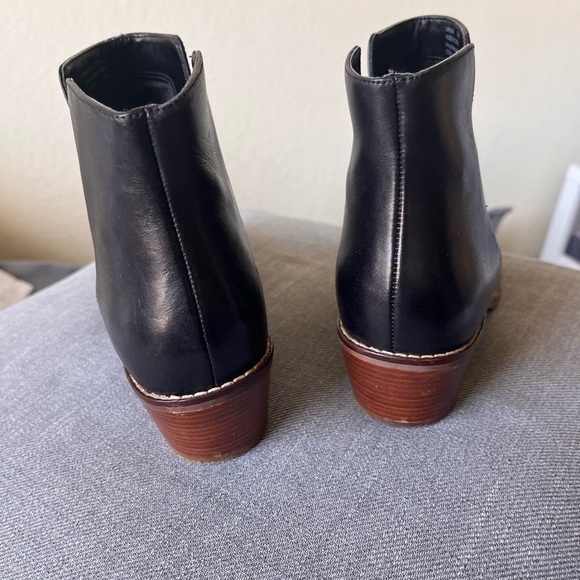 Black Cole Haan leather boots. Sz 7.5. - Picture 3 of 5
